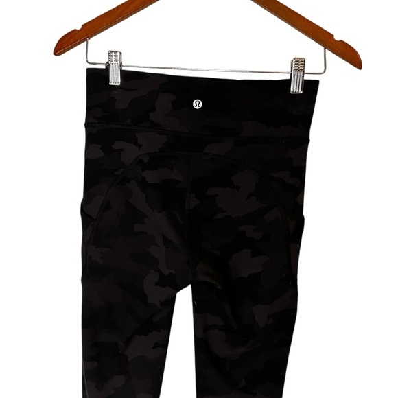 Lululemon Invigorate High-Rise Tight 23" Heritage 365 Camo- Size 6 (2021) - Picture 9 of 14
